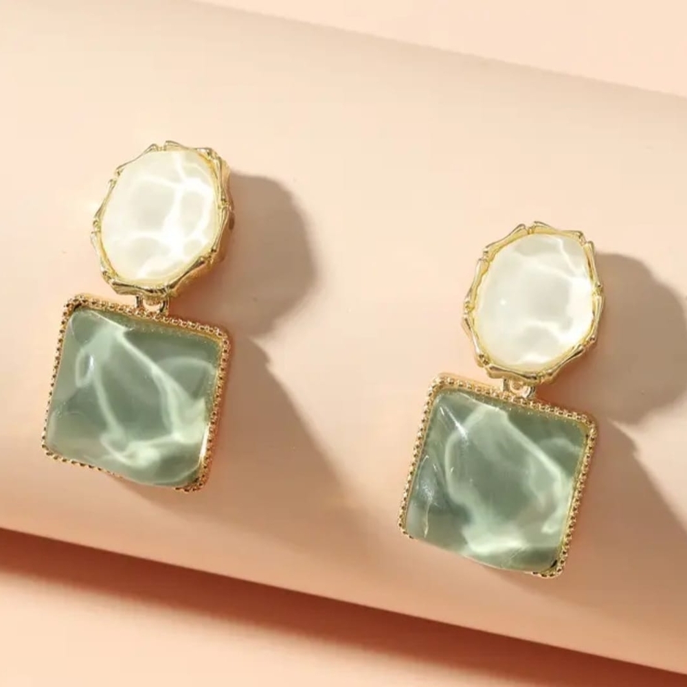 Fashion Jewelry Gold and Cream Dangle Earrings